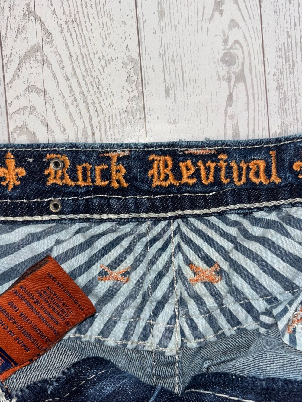 Rock Revival Lydia Easy Shorts Sz 25 Distressed Denim 4” Inseam - Picture 6 of 10